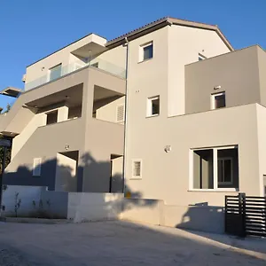 Appartamento Aurora, Ližnjan