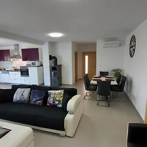Appartamento Bora, Ližnjan